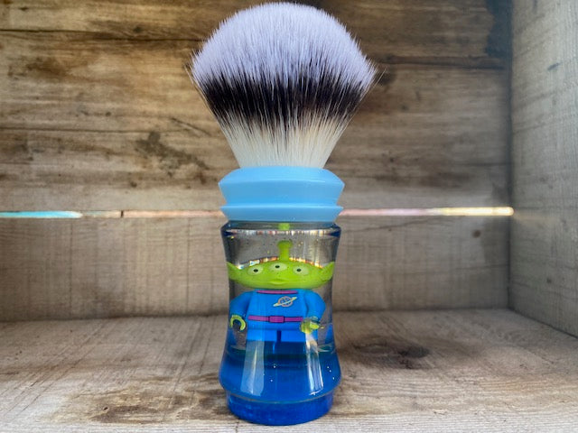 The Claw Shaving Brush